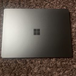Windows 11 Surface Laptop Go 2