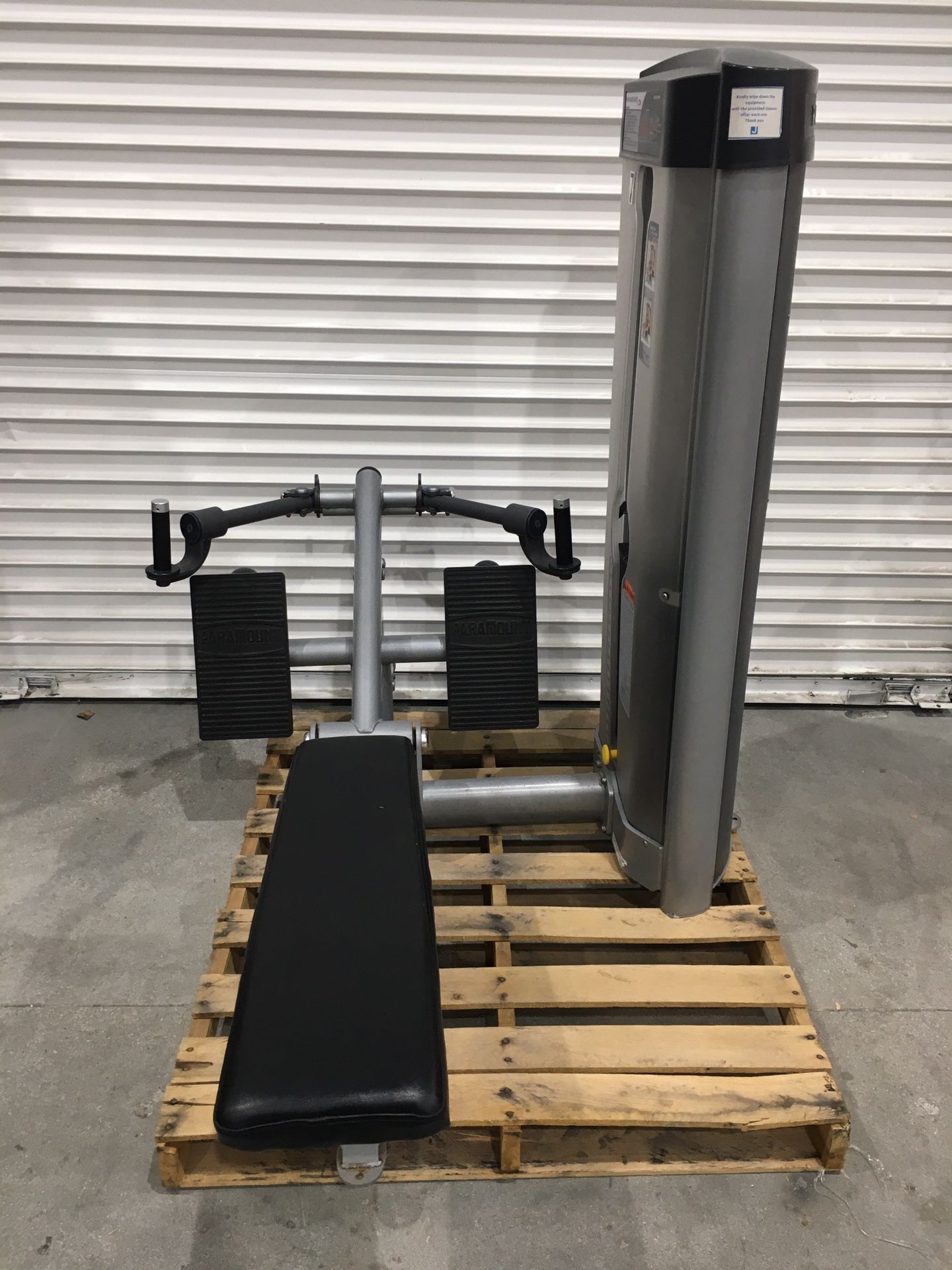 Paramount True Fitness SP-5900 Seated Row Machine