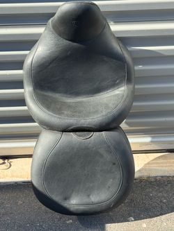 Mustang seat