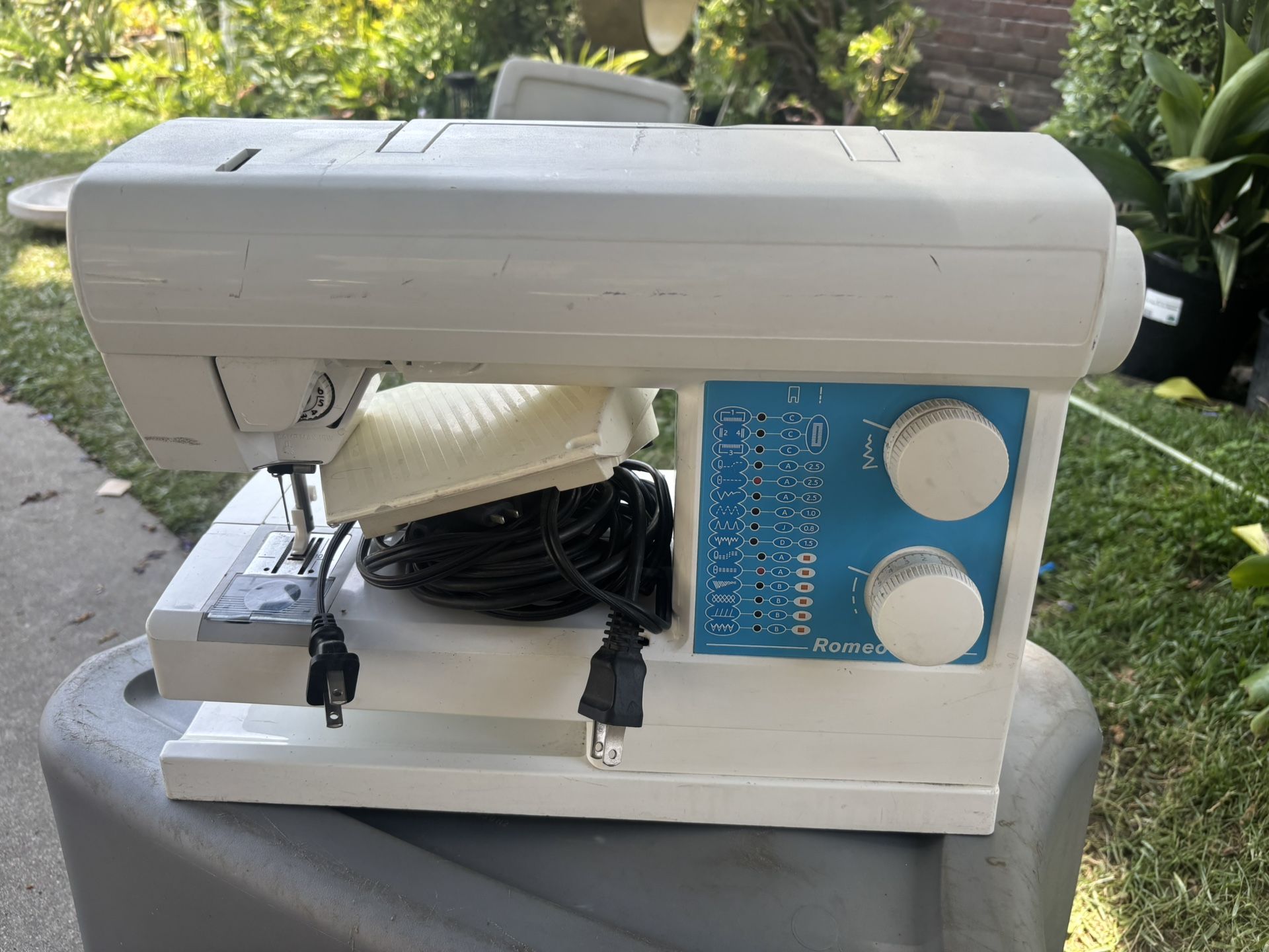 Romeo sewing Machine - Monrovia