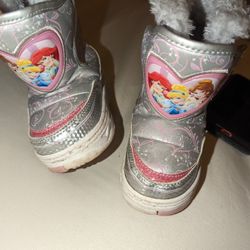 Toddler Girl Snow Boots Size 6 