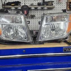 05-08 Nissan Pathfinder Headlights 