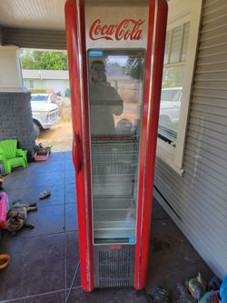 Frigoglass Coke fridge