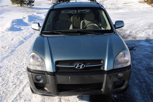 Ext / Int Color Alpine Frost with Beige Cloth Interior06 Hyundai Tucson