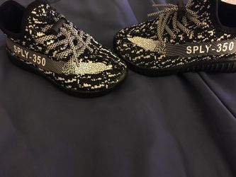 4c never worn yeezy shoes