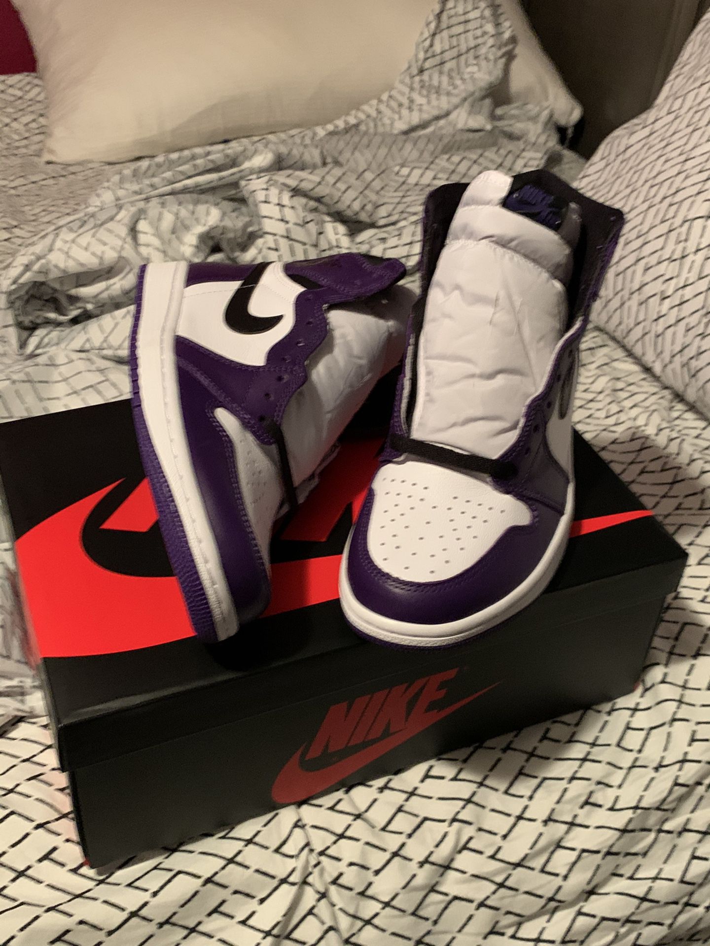 Jordan 1 purple courts size 10