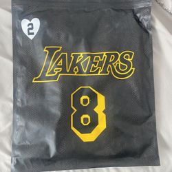 Kobe Jersey Statue Reveal