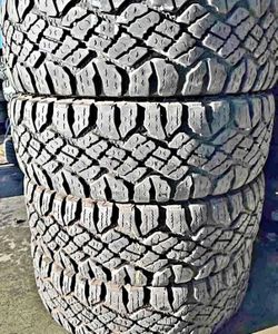 285 75 18 Goodyear Tires Con 80% de Vida Las 4