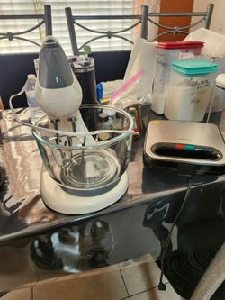White Stand Mixer with Glass Bowl