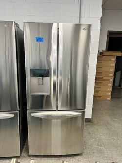 LG 30inch. 3-Door Water Dispenser & Ice Dispenser Refrigerator
