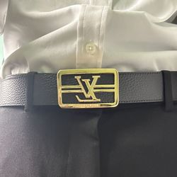 Louis Vuitton Black Leathered Belt Golden Buckle