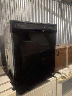 Amana Black Diswasher . Price Incluye Delivery