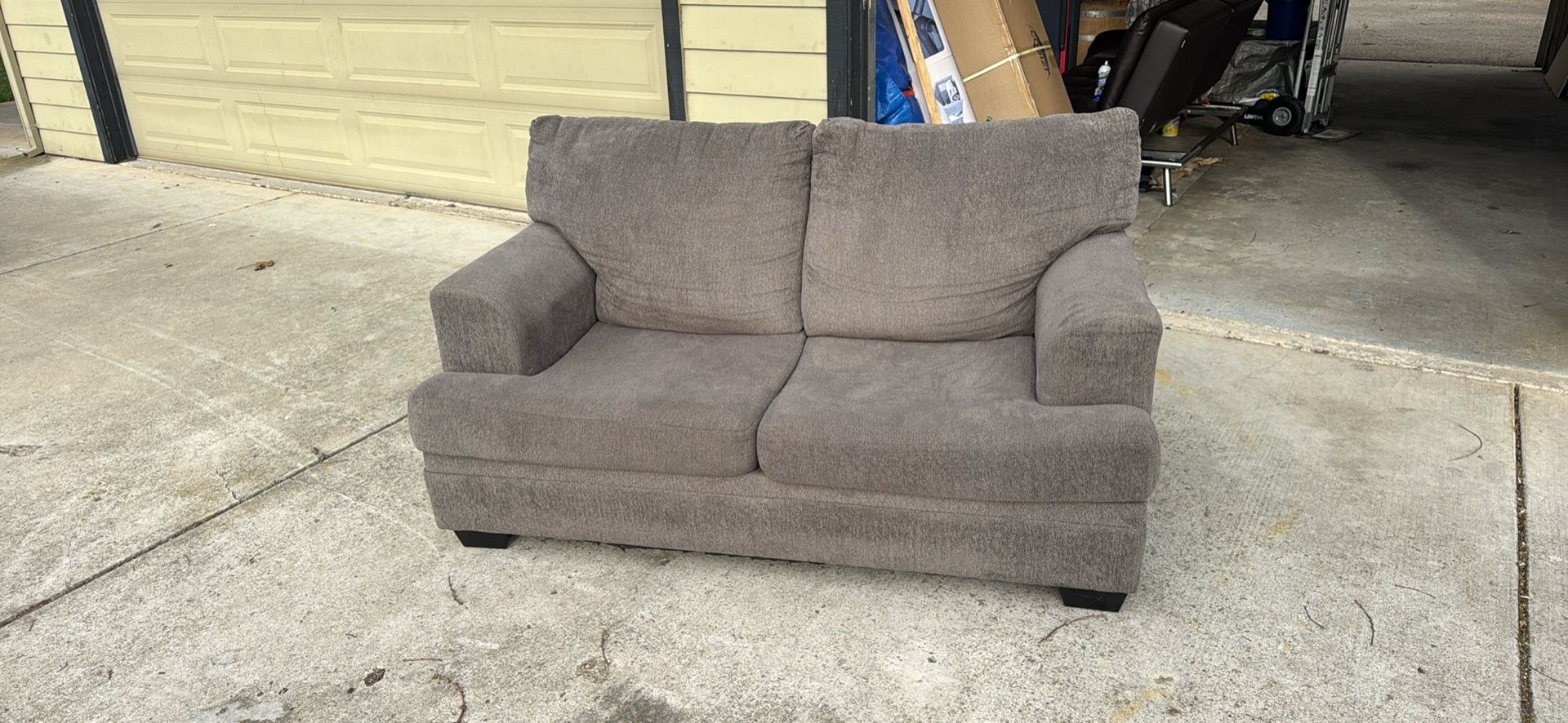Love Seat Sofa / couch