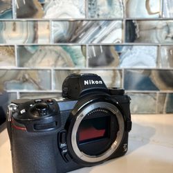 Nikon Z7 45.7MP Mirrorless Camera 