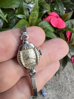 Vintage Ladies Bulova Watch . 10k Gold Plated. Mechanical Movement 