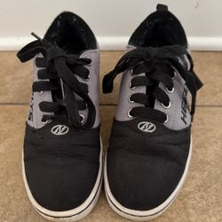 Heelys Black Gray Skate Shoes Kids Sz 3 Sneaker