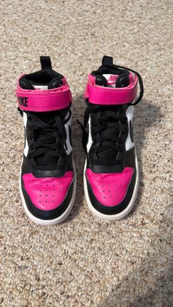 Girls Nike Mid Court Borough size 5Y