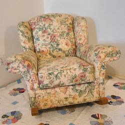 BenchCraft Vintage Floral Cozy Rocking Chair Upholstered