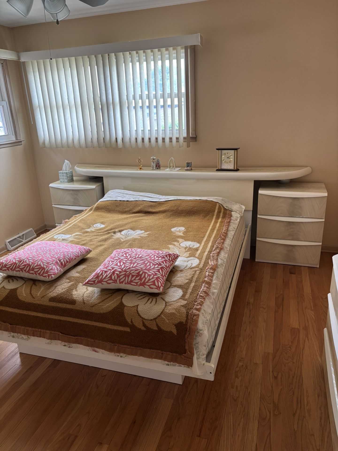 Bed Room Set