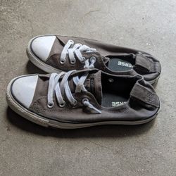 Women's Converse Size 7