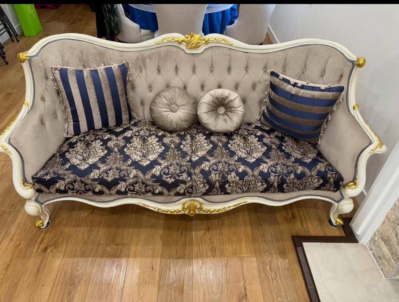 Sofa set