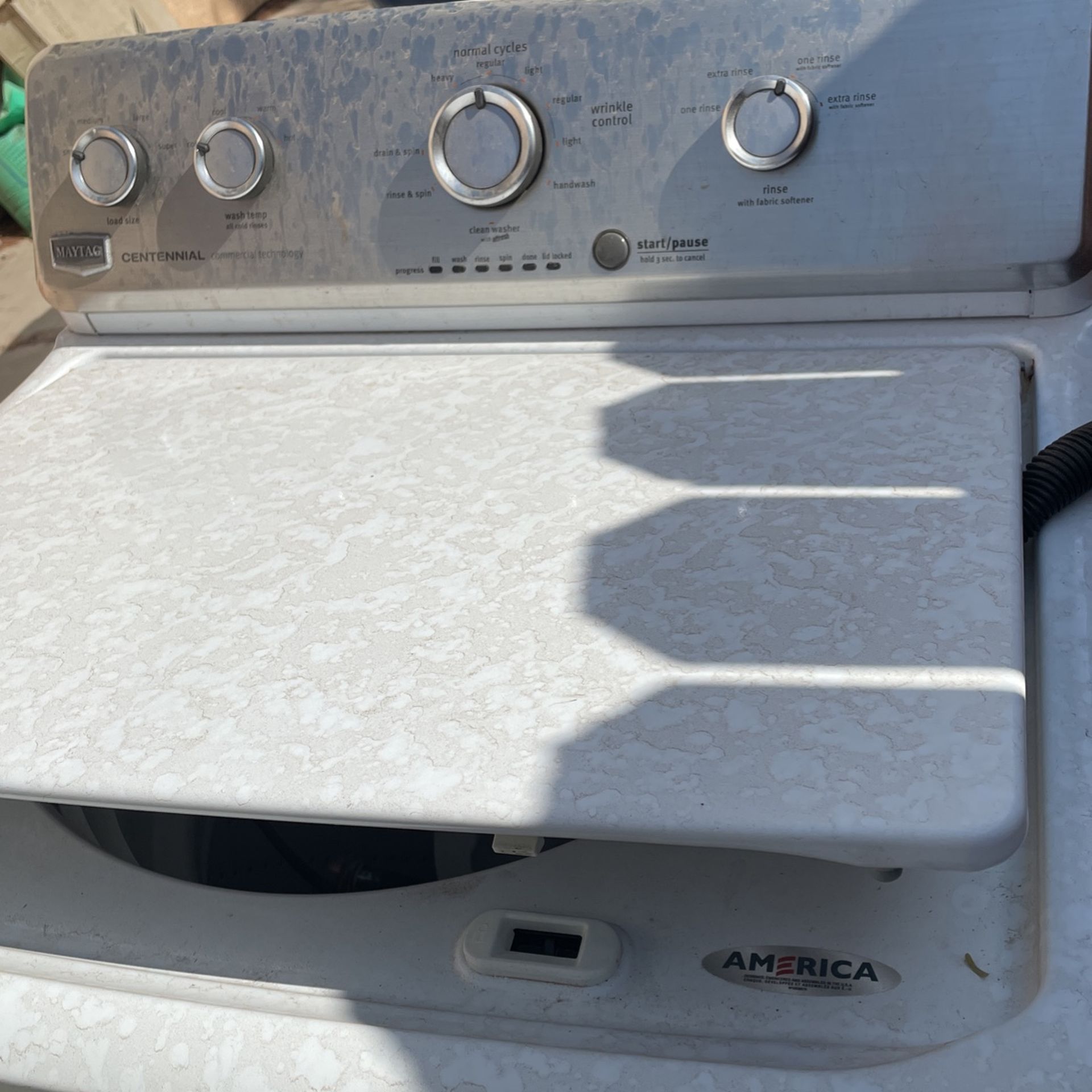 Used washer selling it cause got another one h to buy the pair only