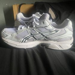 ASICS Gel - 1130 white/black size 10 men