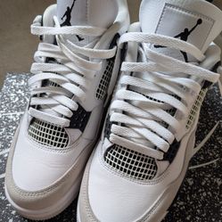 Jordan 4 Military Black Gently Used, Men's Size 9, Authentic 