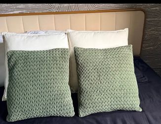Decorative pillow