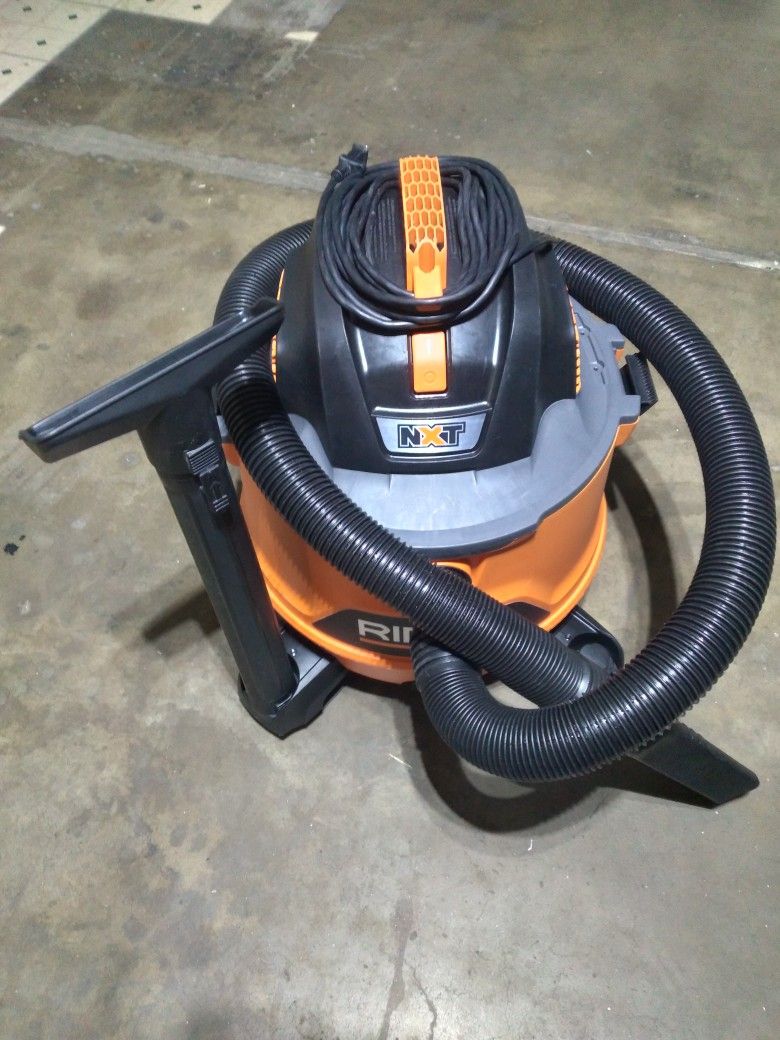 Vacuum Ridgid 16 gallons  new