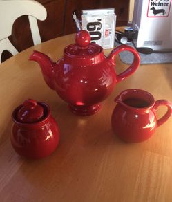 Lovely ceramic tea pot sugar bowl and creamer