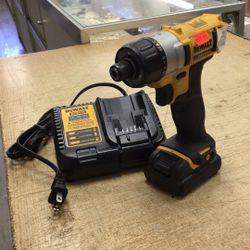 DEWALT DCF610 12V MAX 1/4" Cordless Screwdriver Kit