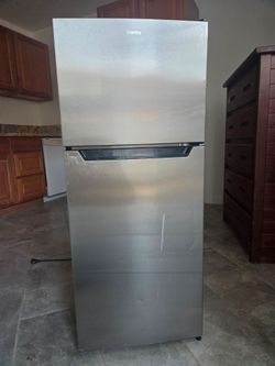 Danby 4.2 cu. ft. Compact Refrigerator & Freezer