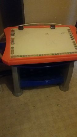 Kids desk