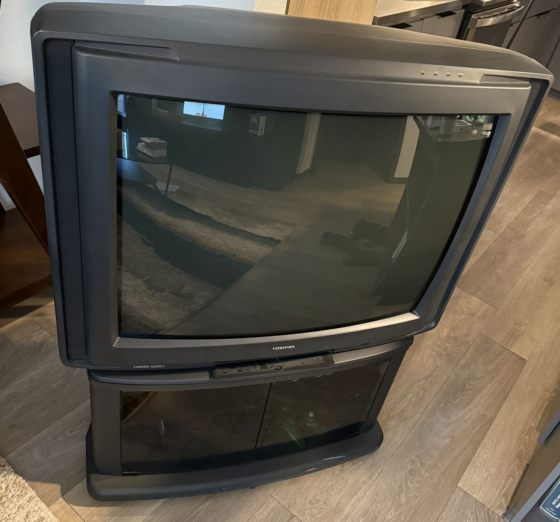 Toshiba Cinema Series 31.5” CRT TV