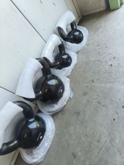 NEW KETLLE BELLS