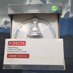 Delta Towel Ring