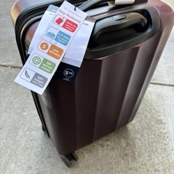 Skyline Hardside Carry On Spinner Suitcase