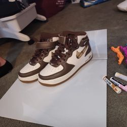 Nike High Top Air Force One Size 4