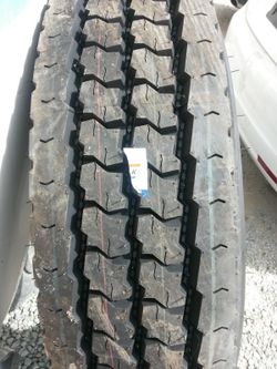 295 75 R22.5 SporTrak (8) 😀