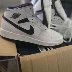 NEW Air Jordan 1 Reverse Panda sz 6 y and 6.5y