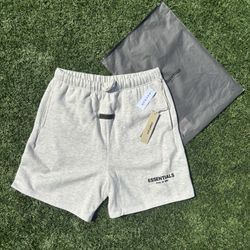 Essentials Shorts 
