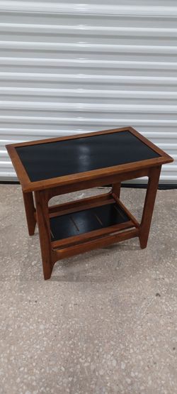 MID CENTURY SIDE TABLE good Quality
