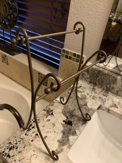 Towel holder