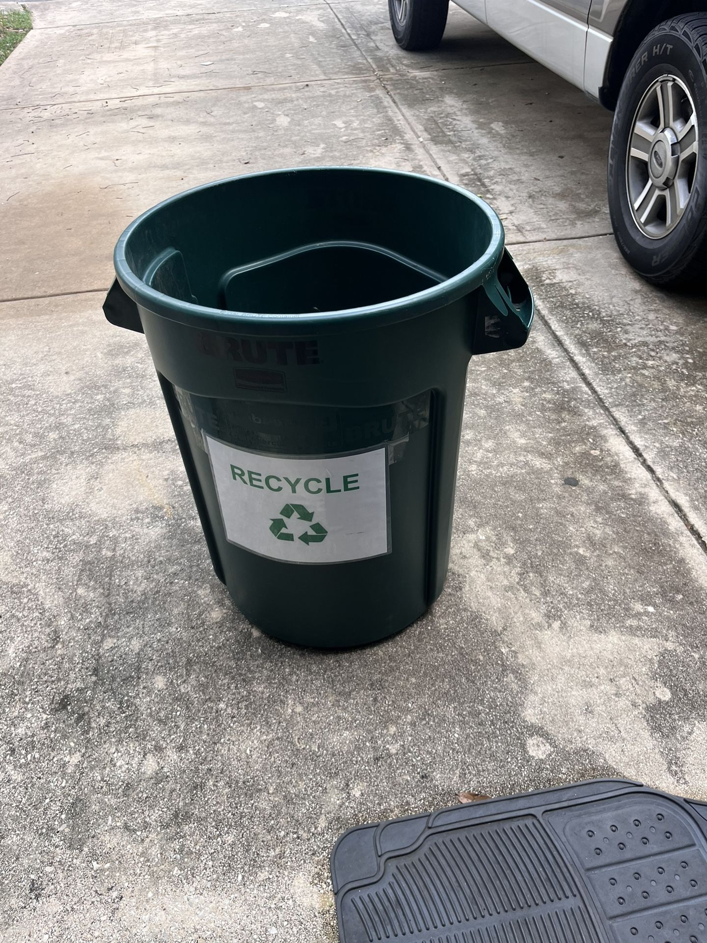 Commercial Sized Trash/recycle Buns