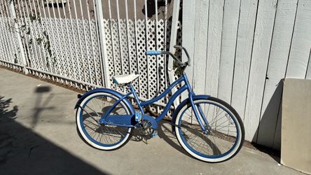 Huffy cranbrook  24”  beach cruiser bike