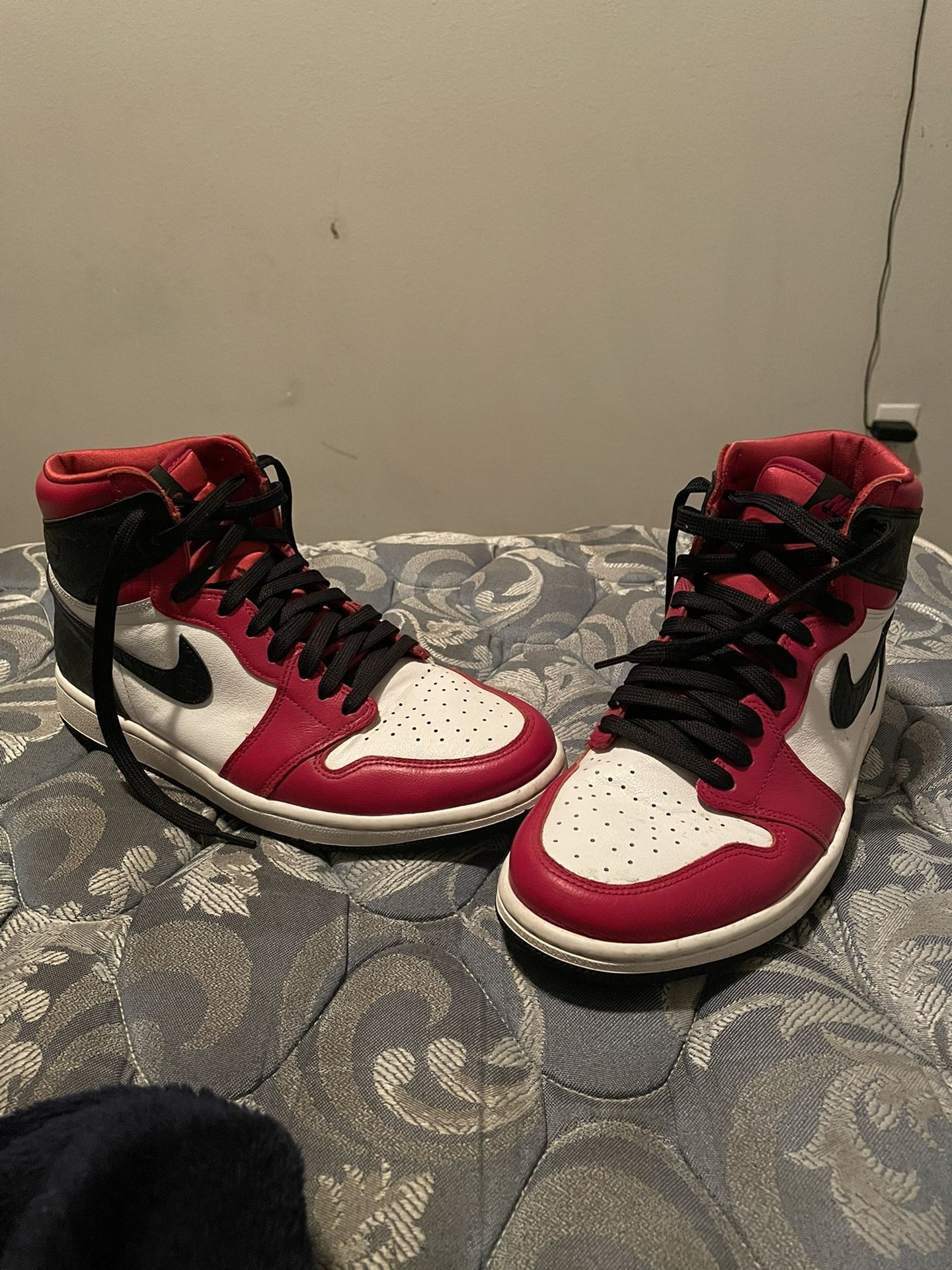 Jordan Size HIGH RETRO Satin Snake snake skin texture