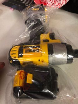 Drill de 12 voltios dewalt nuevo