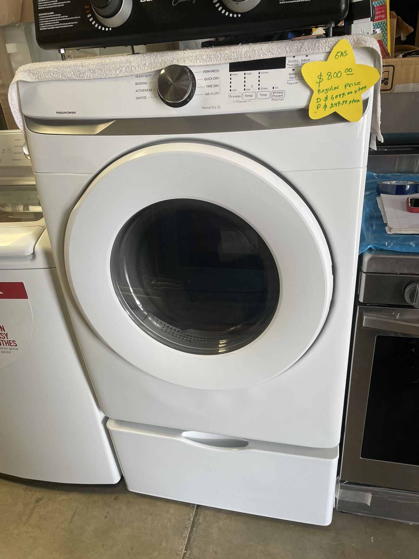 Gas Dryer Samsung White / Pedestal 