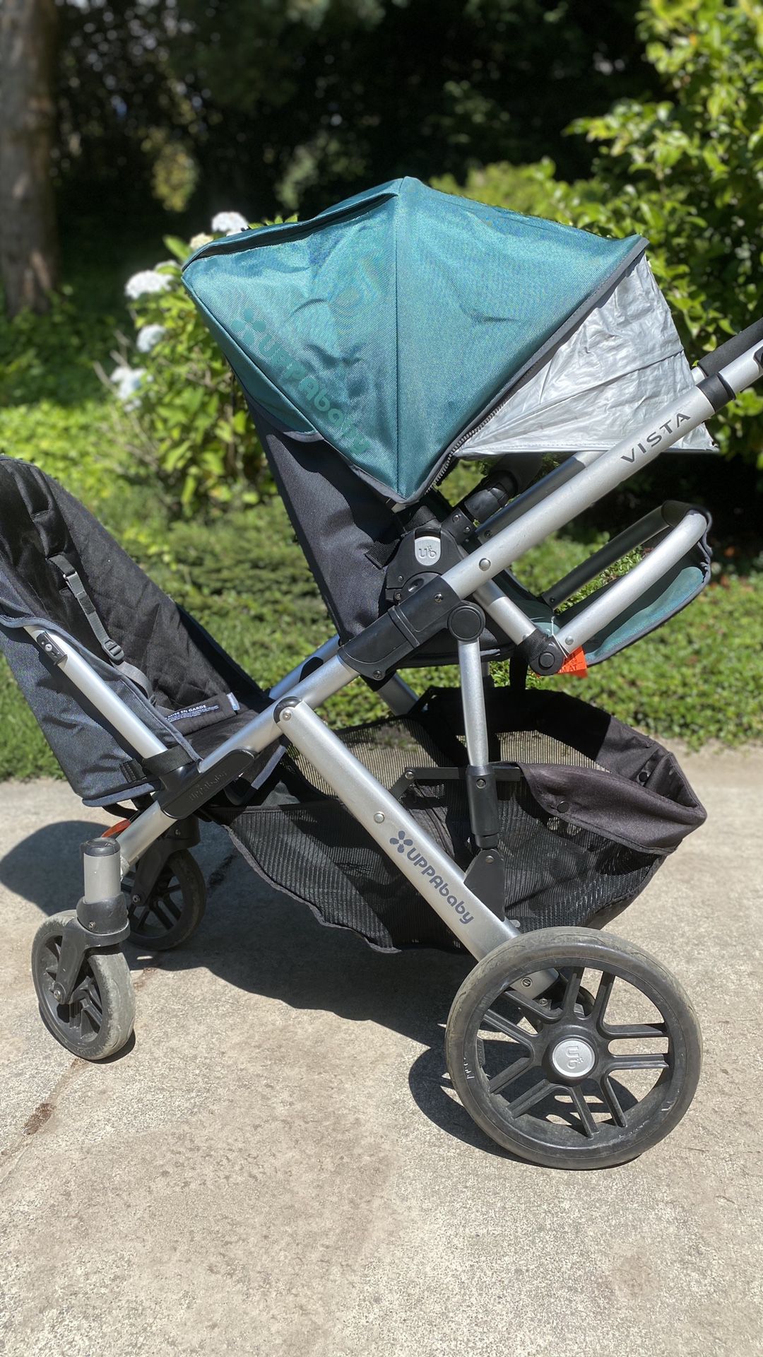Uppababy vista double stroller with bassinet